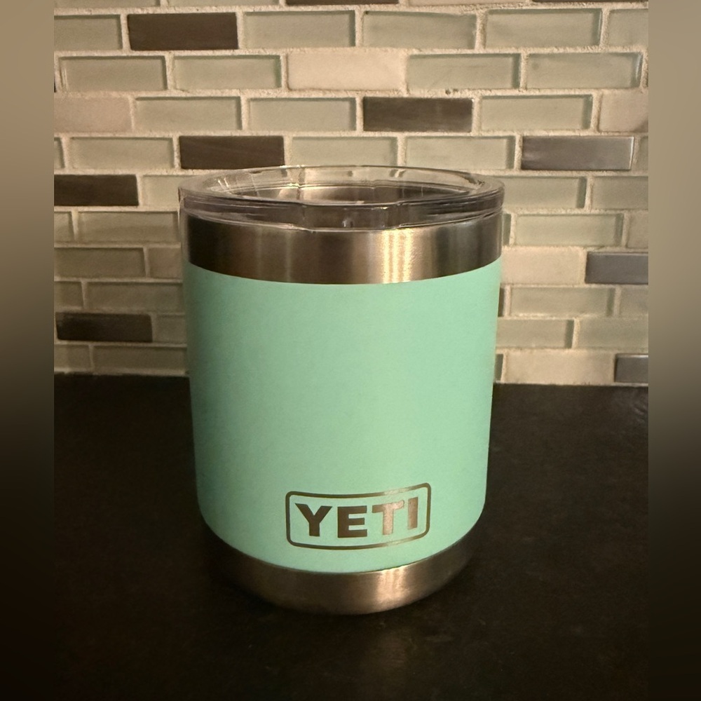 Yeti Rambler Lowball Tumbler  w/ Lid 10 oz. Seafoam Green